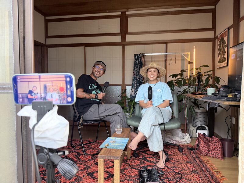 古民家の部屋での撮影風景